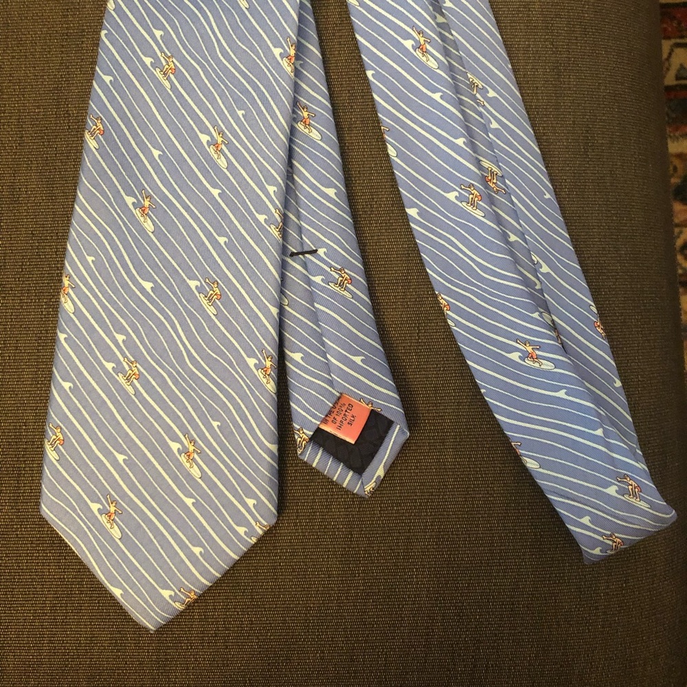 Vineyard Vines silk surfer tie